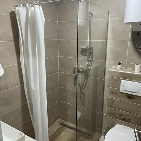 Milmari N53 Apartman *